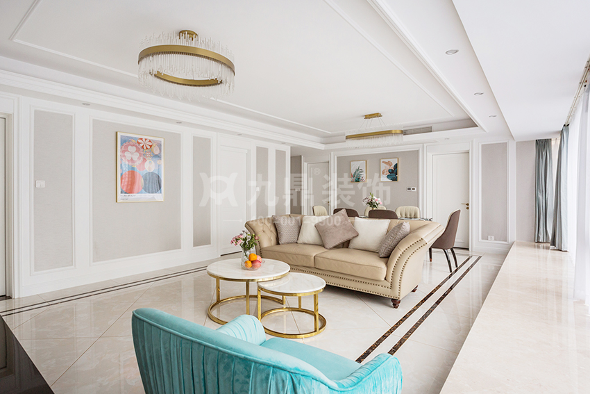 轻奢风格的客厅